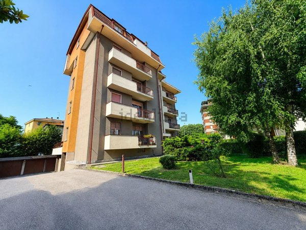 appartamento in vendita a Tortona in zona San Bernardino