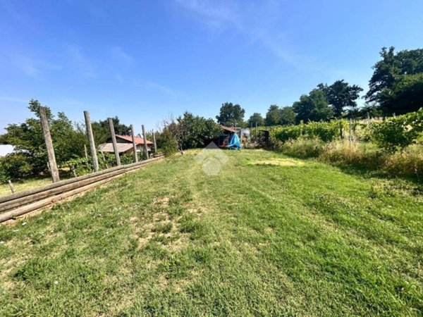 casa indipendente in vendita a Tortona in zona Oasi
