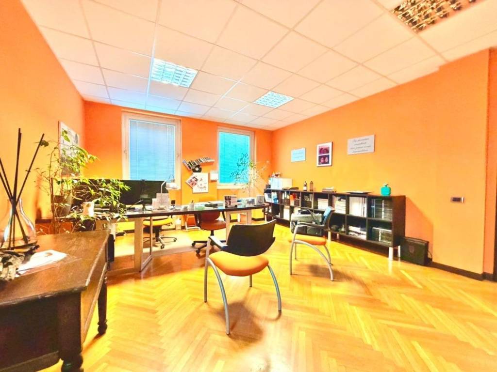 ufficio in vendita a Tortona