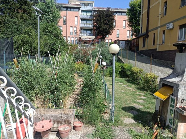 casa indipendente in vendita a Tortona