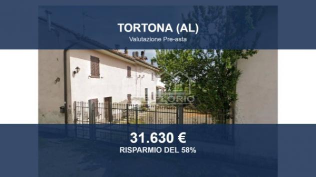 casa indipendente in vendita a Tortona