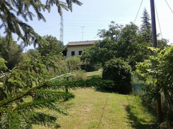 casa indipendente in vendita a Tortona in zona Centro Storico