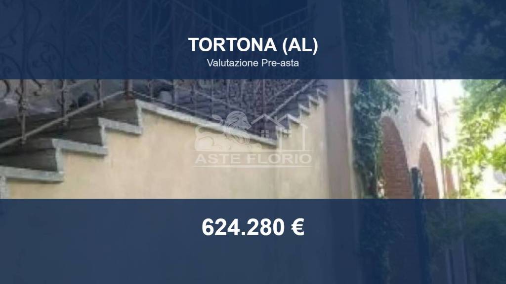 casa indipendente in vendita a Tortona in zona Centro Storico