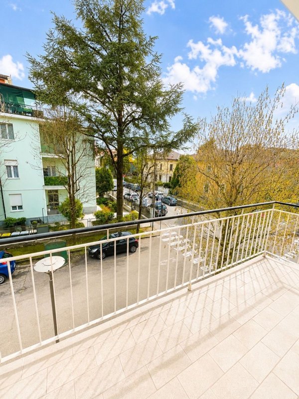 appartamento in vendita a Tortona in zona Città Giardino