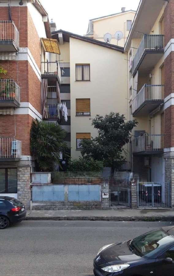 appartamento in vendita a Tortona in zona Centro Storico