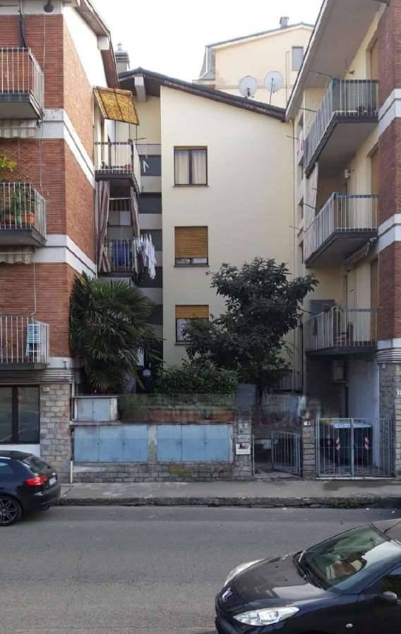 appartamento in vendita a Tortona in zona Centro Storico