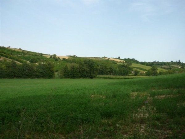 casa indipendente in vendita a Tortona