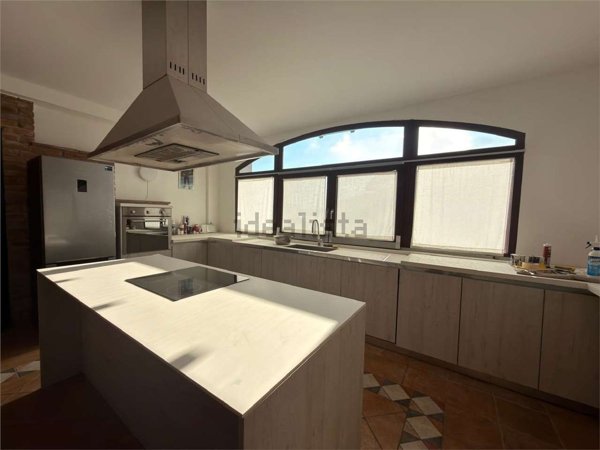 casa indipendente in vendita a Tortona in zona San Bernardino