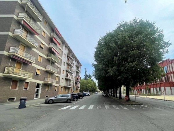 appartamento in vendita a Tortona in zona San Bernardino