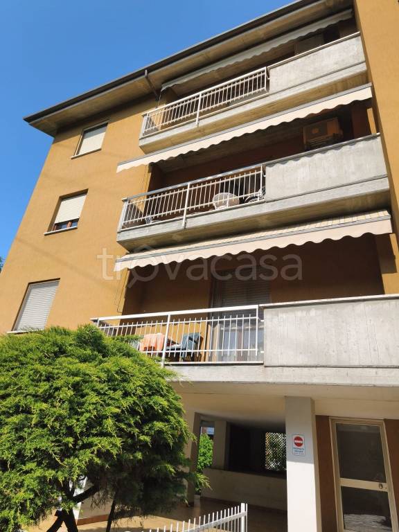 appartamento in vendita a Tortona in zona Oasi