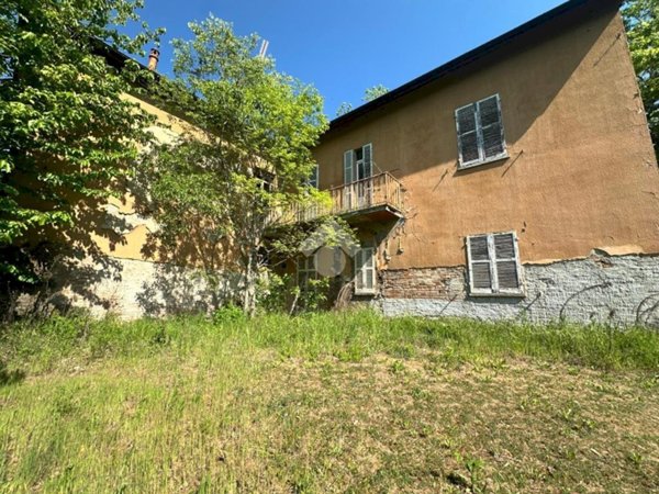 appartamento in vendita a Tortona in zona Città Giardino