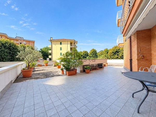 appartamento in vendita a Tortona in zona Centro Storico