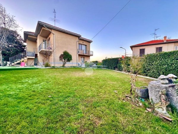 casa indipendente in vendita a Tortona in zona San Bernardino