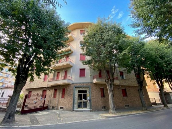 appartamento in vendita a Tortona in zona San Bernardino