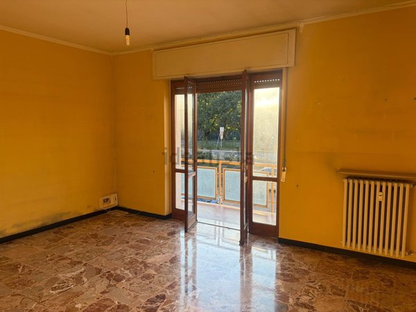 appartamento in vendita a Tortona in zona San Bernardino