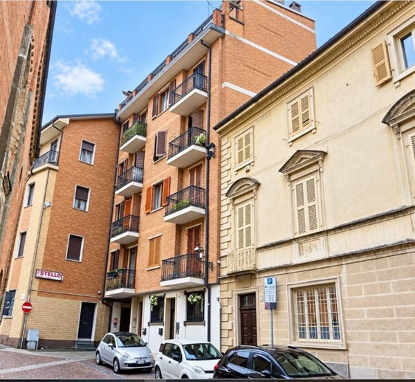 appartamento in vendita a Tortona in zona Centro Storico