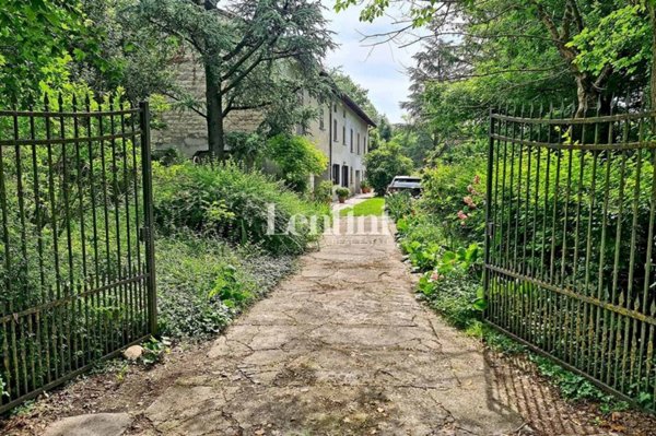 casa indipendente in vendita a Treville