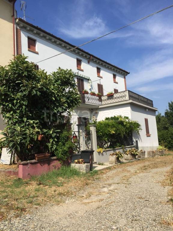 casa indipendente in vendita a Treville