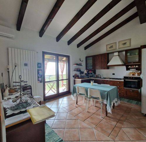 casa indipendente in vendita a Treville