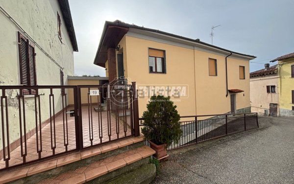 casa indipendente in vendita a Treville
