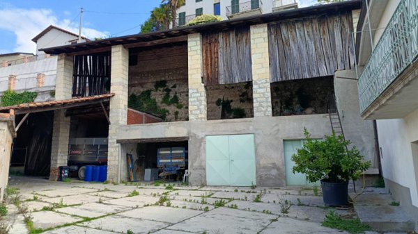 casa indipendente in vendita a Treville