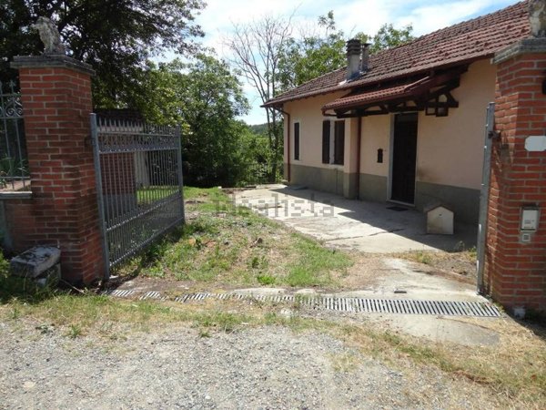 casa indipendente in vendita a Trisobbio