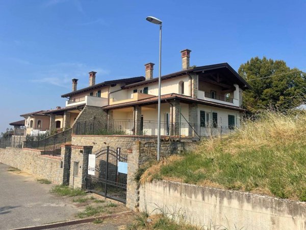 casa indipendente in vendita a Trisobbio