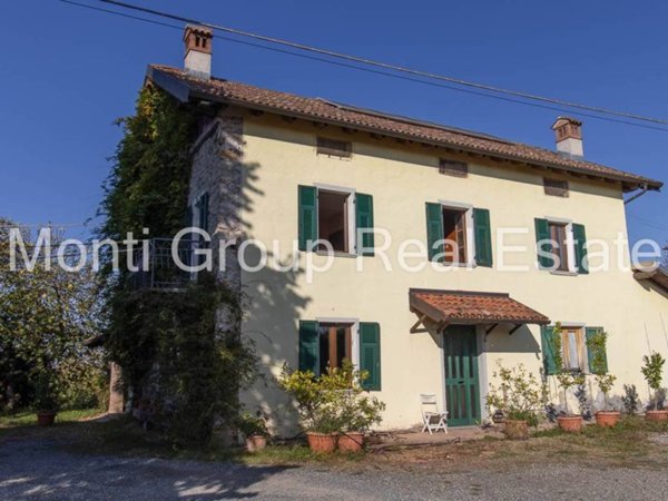 casa indipendente in vendita a Trisobbio