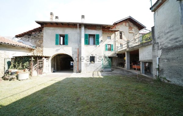 casa indipendente in vendita a Trisobbio