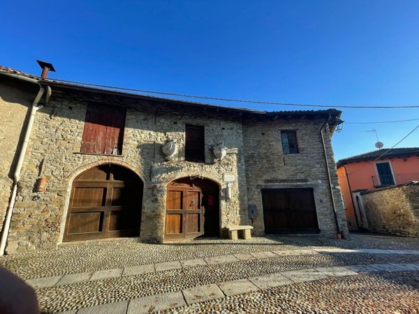casa indipendente in vendita a Trisobbio