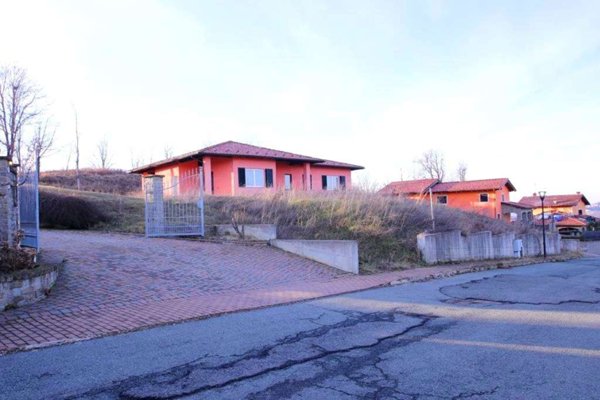 casa indipendente in vendita a Trisobbio