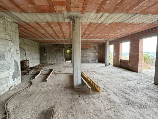 casa indipendente in vendita a Trisobbio