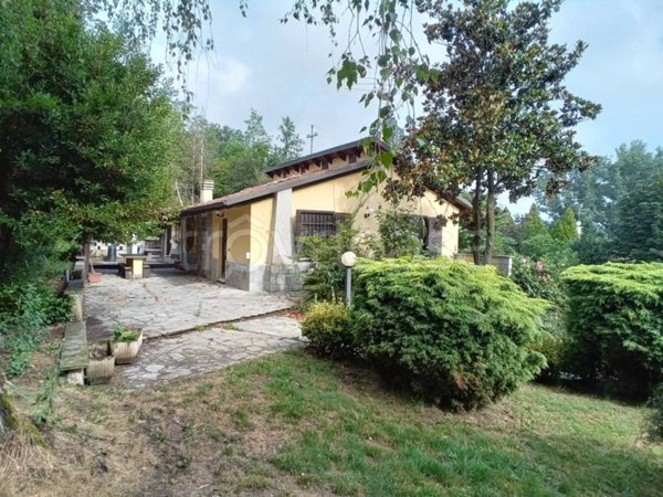 casa indipendente in vendita a Valenza