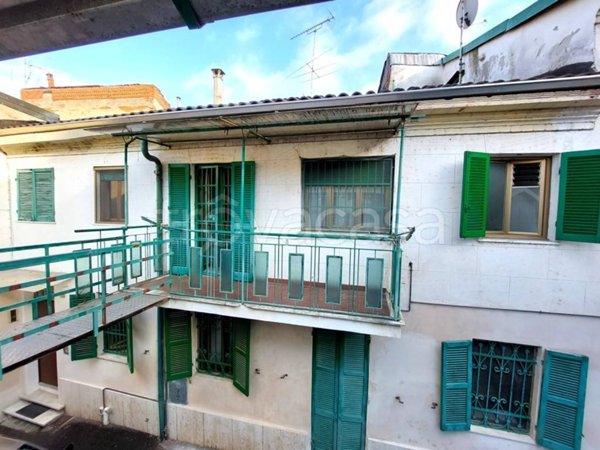casa indipendente in vendita a Valenza