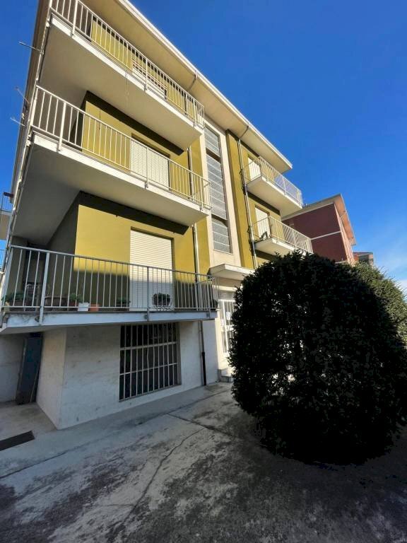intera palazzina in vendita a Valenza