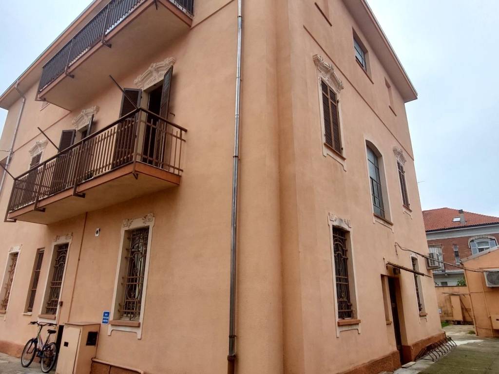 intera palazzina in vendita a Valenza