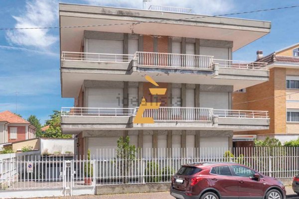 casa indipendente in vendita a Valenza