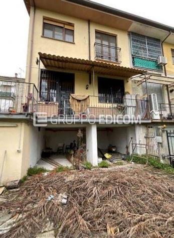 casa indipendente in vendita a Valenza