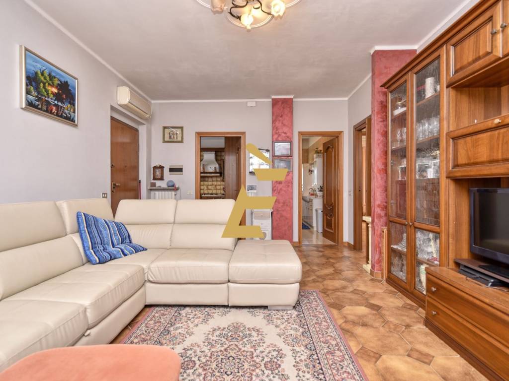 casa indipendente in vendita a Valenza