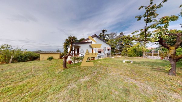 casa indipendente in vendita a Valenza