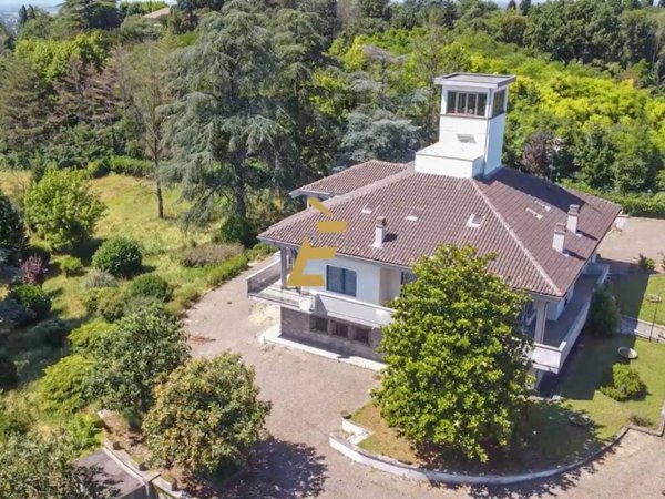 casa indipendente in vendita a Valenza