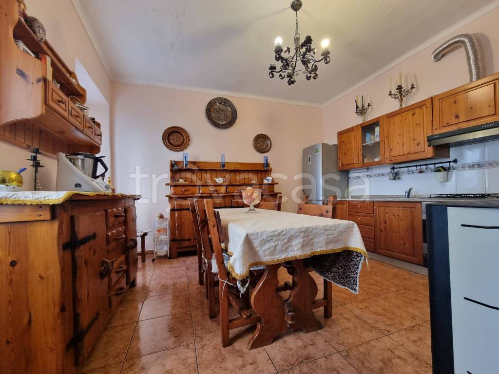 casa indipendente in vendita a Valenza