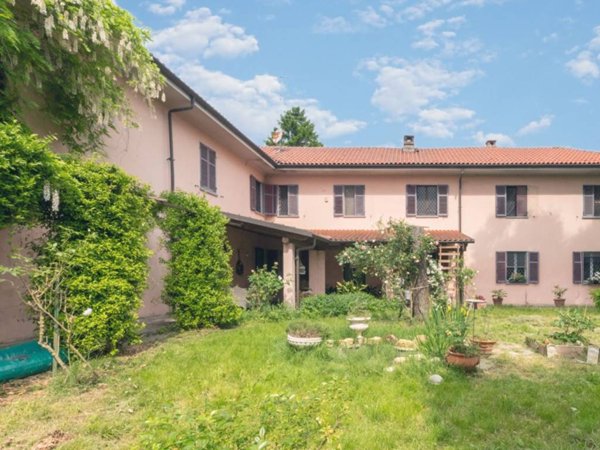 casa indipendente in vendita a Valenza