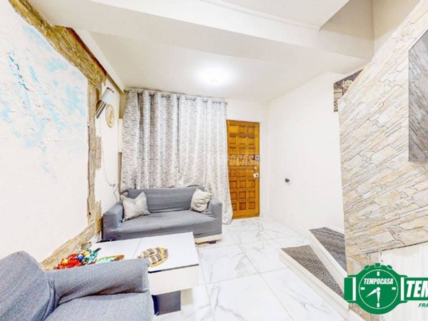 casa indipendente in vendita a Valenza