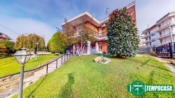 casa indipendente in vendita a Valenza