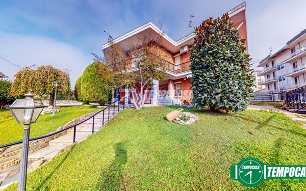 casa indipendente in vendita a Valenza