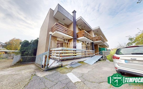 intera palazzina in vendita a Valenza