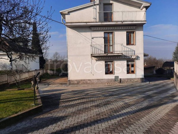 casa indipendente in vendita a Valenza