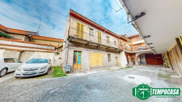 casa indipendente in vendita a Valenza