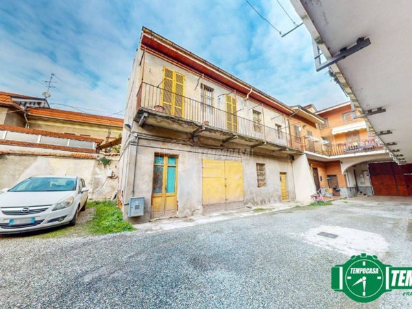 casa indipendente in vendita a Valenza
